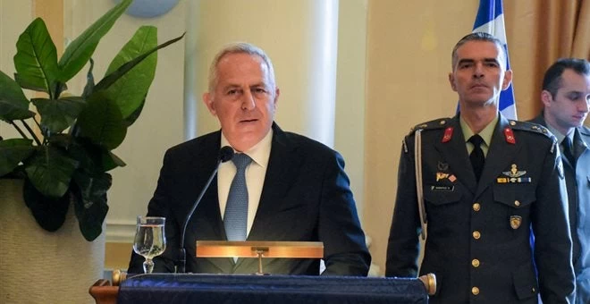 Επιβεβαίωσε το ΓΕΕΘΑ την πρόσκληση Ακάρ σε Αποστολάκη